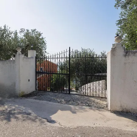 Дом отдыха Ef Zin *